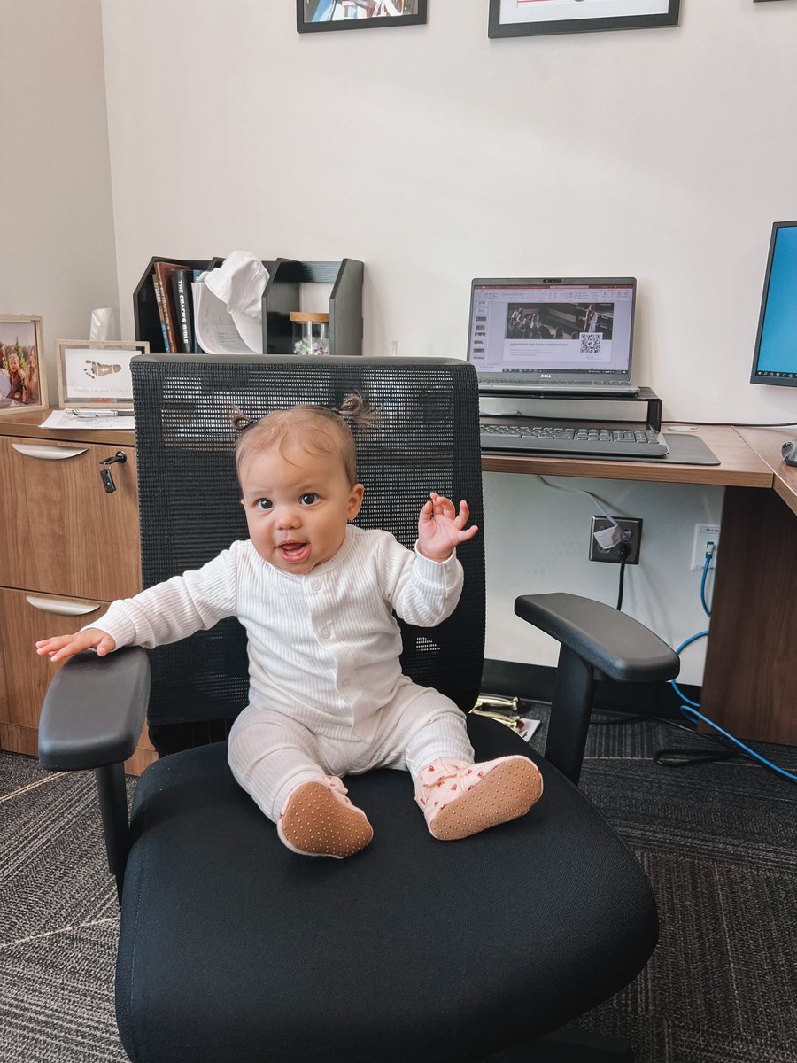 Elizabeth Chevry tweet media