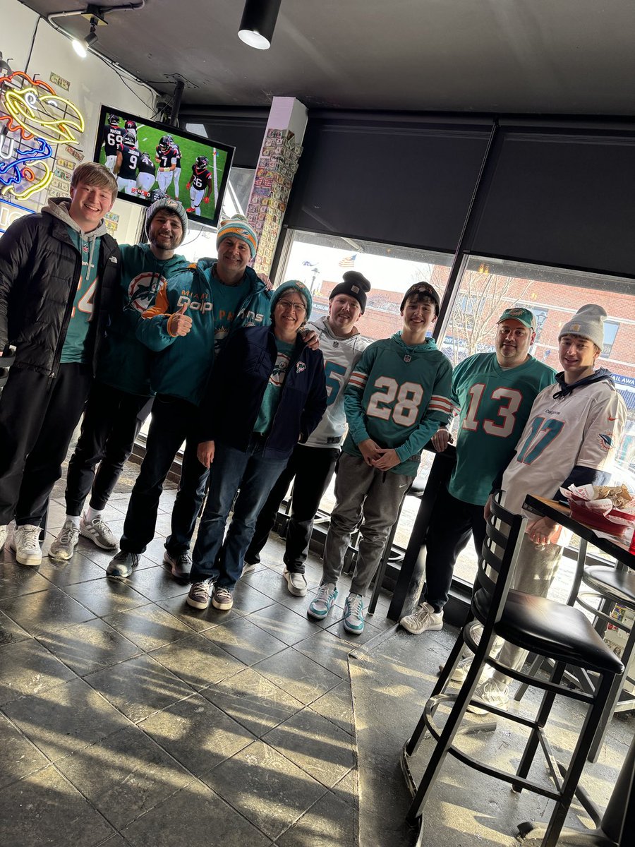 Milbank/Big Stone City Represent🐬🧡🤍FINS UP—-Beat KC👏🏻👏🏻👏🏻