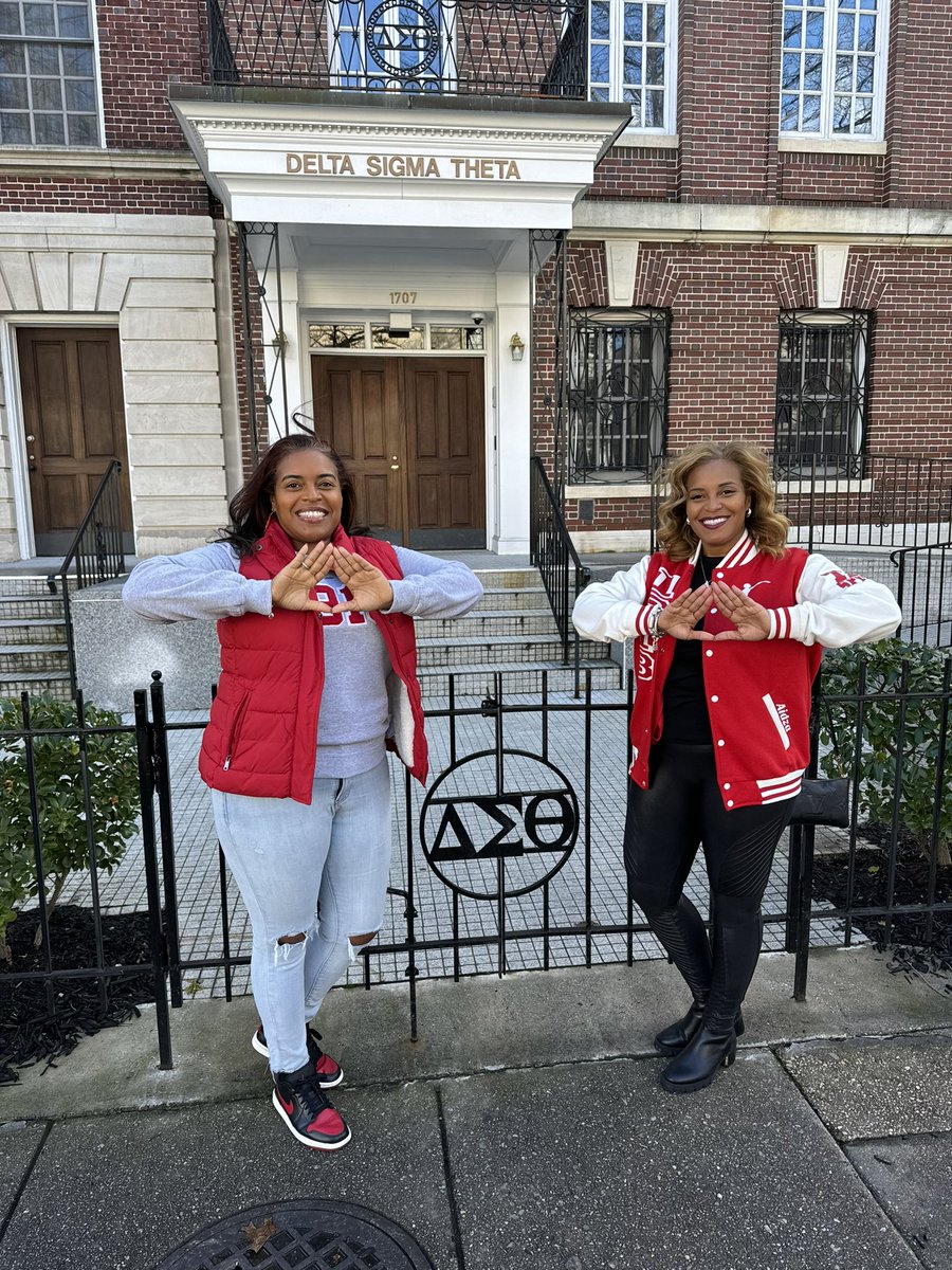 aidza's tweet photo. Happy Founders Day to all my Sorors!! Celebrating in DC .  AOML https://t.co/gVW6lQANEN