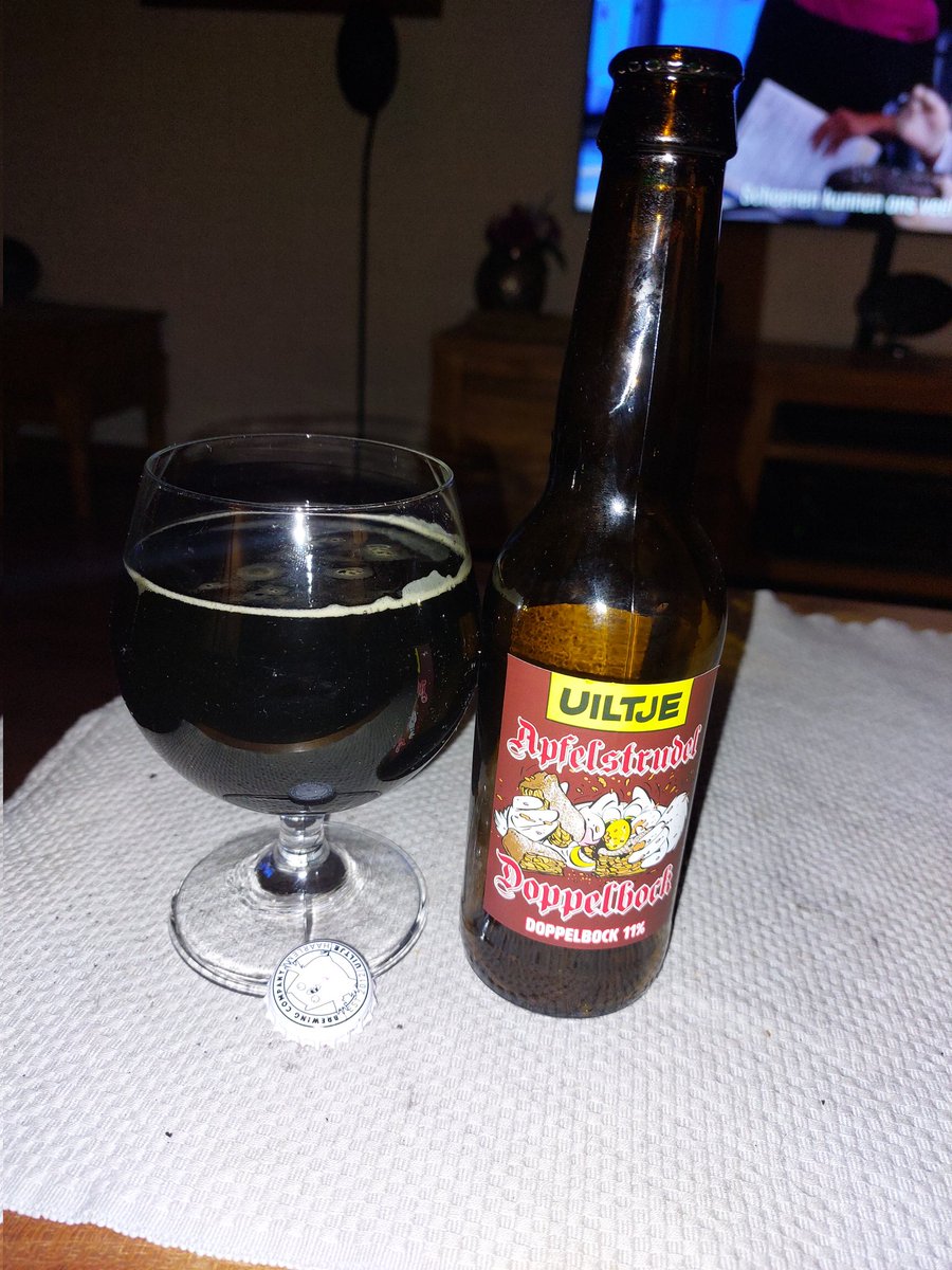 BenschopElroy's tweet photo. Special toast to #MrsKeef she is a perfect cook ๐๐๐ฉโ๐ณ
She spoils our friend Keef every time ๐
Apfelstrudel Doppelbock 11% by @UiltjeBrewingCo
#DutchCraft ๐ป๐ณ๐ฑ
@keefmullin
Greetings #GreatChief M ๐บ๐ https://t.co/J42So1TZip