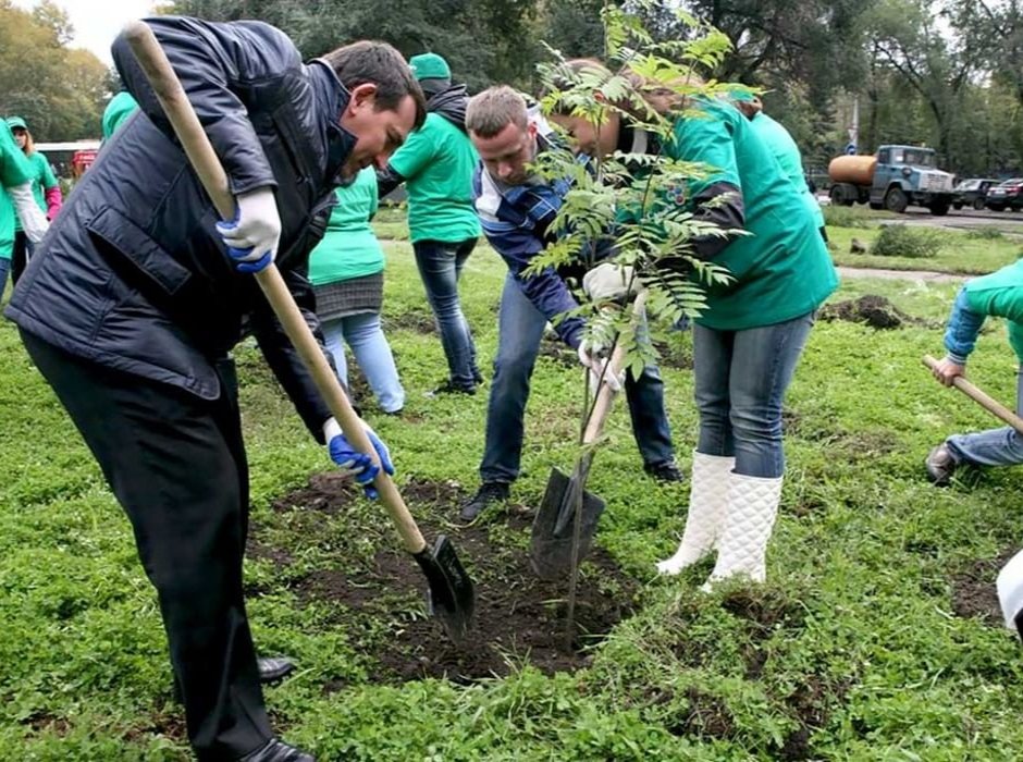 KarlCocsan's tweet photo. @saylor @natbrunell Another missile is launched🚀, and what will it bring to the ground? 
For example, did you know that every rocket launch into space burns the ozone layer 500 times faster and while someone destroys, the @moneytree_eco project help the planet and people! 🌳
#token #X10 #greenworld https://t.co/nCQ8XKgFW0