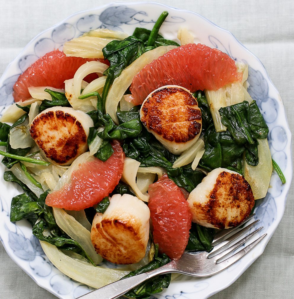 eathappykitchen's tweet photo. Indulging in the sensational flavors of scallops over braised fennel and wilted spinach. A delightful dish that's bursting with freshness! #FoodieFinds #SeafoodSensation #GourmetEats #DeliciousDining #HealthyEatingRecipe in Eat Happy Too cook book https://t.co/oiEyqNPton https://t.co/Creram4LIX