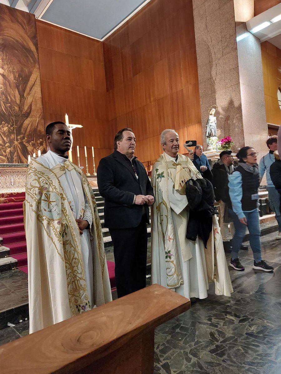 jaimegtaboada's tweet image. He tenido el Honor de participar en la Procesión de la #Divina Pastora, que ha recorrido las calles de Chamberí, acompañando a miles de Venezolanos. Saben que Madrid, España, es su casa y aquí les recibimos con enorme cariño.