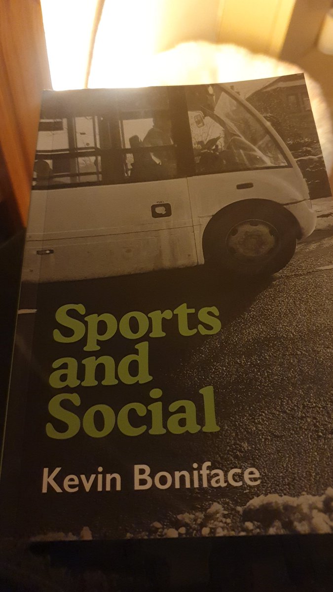 lynnymelon's tweet photo. Great evening  @read_holmfirth listening to my old chum @_KevinBoniface_ read from his new book 😊 https://t.co/phTAxzAHoZ