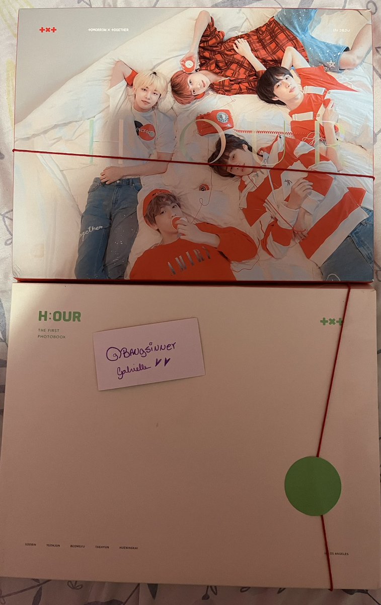 BANGSINNER's tweet photo. Por favor, podem me ajudar com o valor destes itens? Vou vender

The Tale of the Magic Island (completo)
H:our (sem pc)
H:our 2 (sem pc)

vendo venda txt tomorrow x together photobook https://t.co/Zjjp038diD