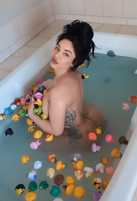 Happy Rubber Ducky Day!!! #NationalRubberDuckyDay #funnyholiday #bubblebath #rubberducky #onlyfans_girl<a href="/tag/nationalrubberduckyday"class="tags">#NationalRubberDuckyDay</a><a href="/tag/brunette"class="tags"><span>#brunette</span></a><a href="/tag/pregnant"class="tags"><span>#pregnant</span></a><a href="/tag/bathtime"class="tags"><span>#bathtime</span></a><a href="/tag/bubblebath"class="tags"><span>#bubblebath</span></a><a href="/tag/rubberducky"class="tags"><span>#rubberducky</span></a>