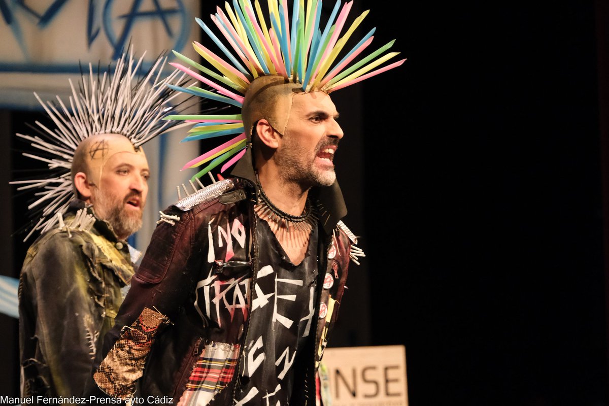 God save the kings de los cuartetos de Cádi Cádi! Enhorabuena, anarquía y Carnaval! <a href="/ChichodeCadiz/">Chicho</a> <a href="/Figue_Cadiz/">Jose Manuel Figueroa</a> <a href="/gagodecadi/">🏳️‍🌈Ángel Gago 🏳️‍🌈✊🏻🇵🇸✊🏻</a>