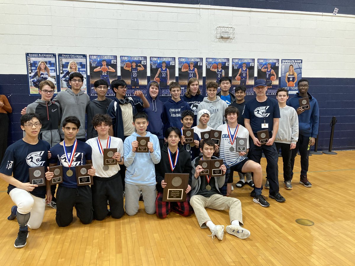 dailyrecordspts's tweet photo. Asniv Basralian (epee) and Dev Badlani (foil) became the first three-time individual #NJfencing MCT champions. https://t.co/eiGwJZuxJO https://t.co/QA1JGOiAqi