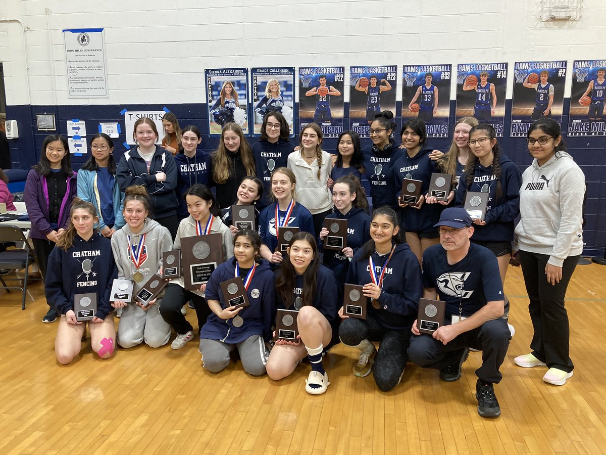 dailyrecordspts's tweet photo. Asniv Basralian (epee) and Dev Badlani (foil) became the first three-time individual #NJfencing MCT champions. https://t.co/eiGwJZuxJO https://t.co/QA1JGOiAqi