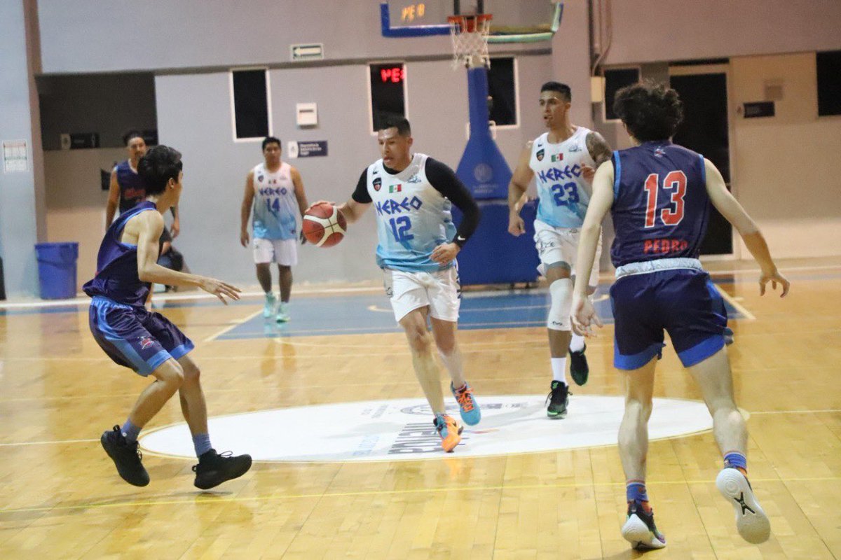 erikrihaniglez's tweet photo. ¡Muchas felicidades al equipo #NereoProgreso por ganar el partido de baloncesto de anoche con 89 puntos a favor!
Como tu #representante fui invitado para ser parte de la etapa final del torneo de copa C.Y.B.A 1, en el cual se enfrentaron los equipos de NEREO PROGRESO Y CLUB HORMIGAS, en la Unidad Deportiva Francisco de Montejo.
Donde tuve el honor de lanzar el balón en ese partido. ¡Muchas gracias a las y los vecinos #progreseños que nos acompañaron!
#DiputadoLocal 9º Distrito