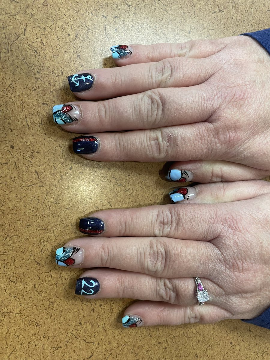 hemming_kim's tweet photo. Nails are Ollie ready!!! @OBjorkstrand https://t.co/wrWMLnHdGM