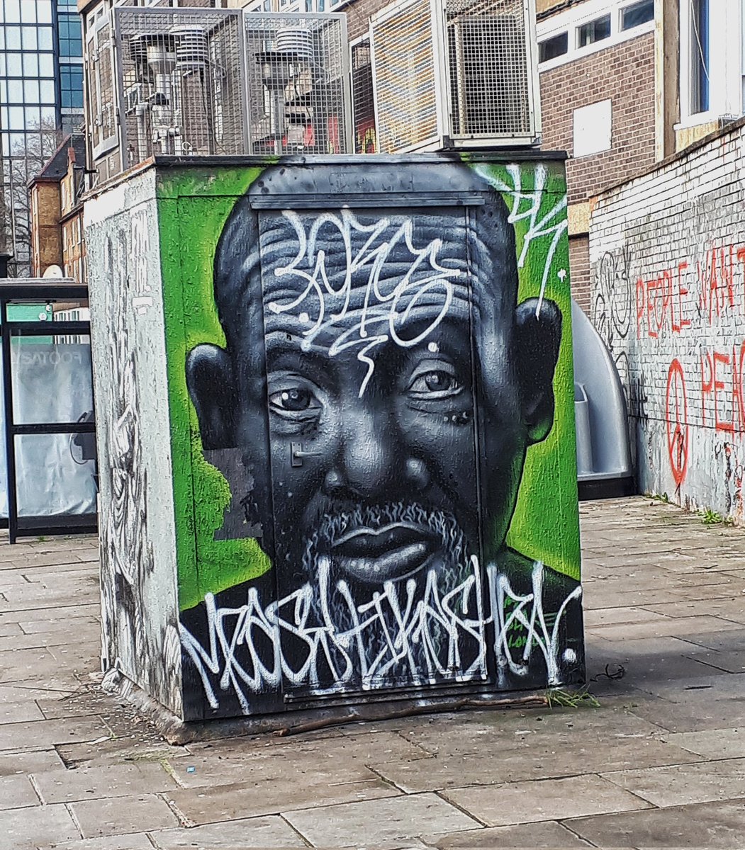 acubaninlondon's tweet photo. #Streetart in #London seen from the saddle of my #Brompton. Where will yours take you next?
@bromptonbicycle #Bromptons #Bromptonlife #Bromptonian #cycling #cyclinglife #bicyclelife #bicycles #visitbritain #visitengland #visitlondon #streetphotography #urbanlandscape #photography https://t.co/ATE2rYNwNS