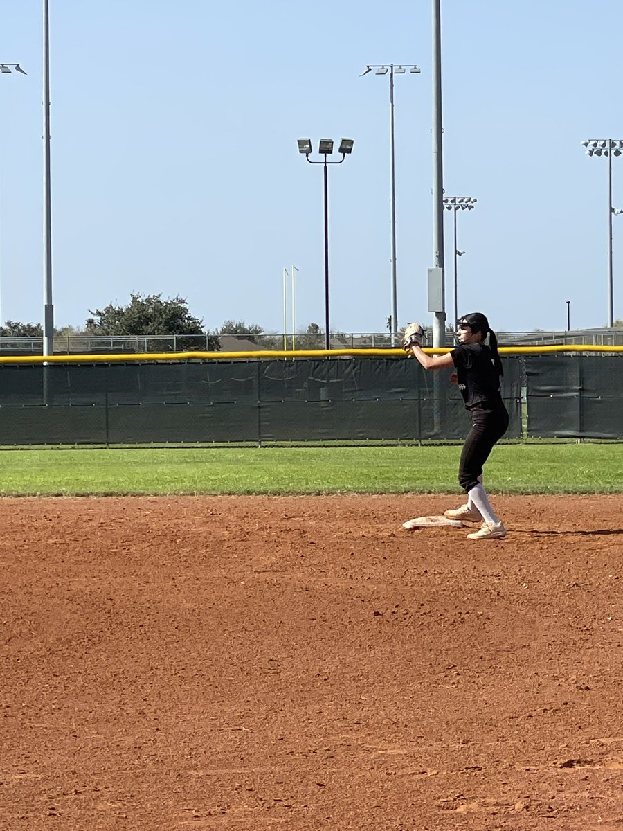 Robert Vela High School Softball (@velasoftball) on Twitter photo 