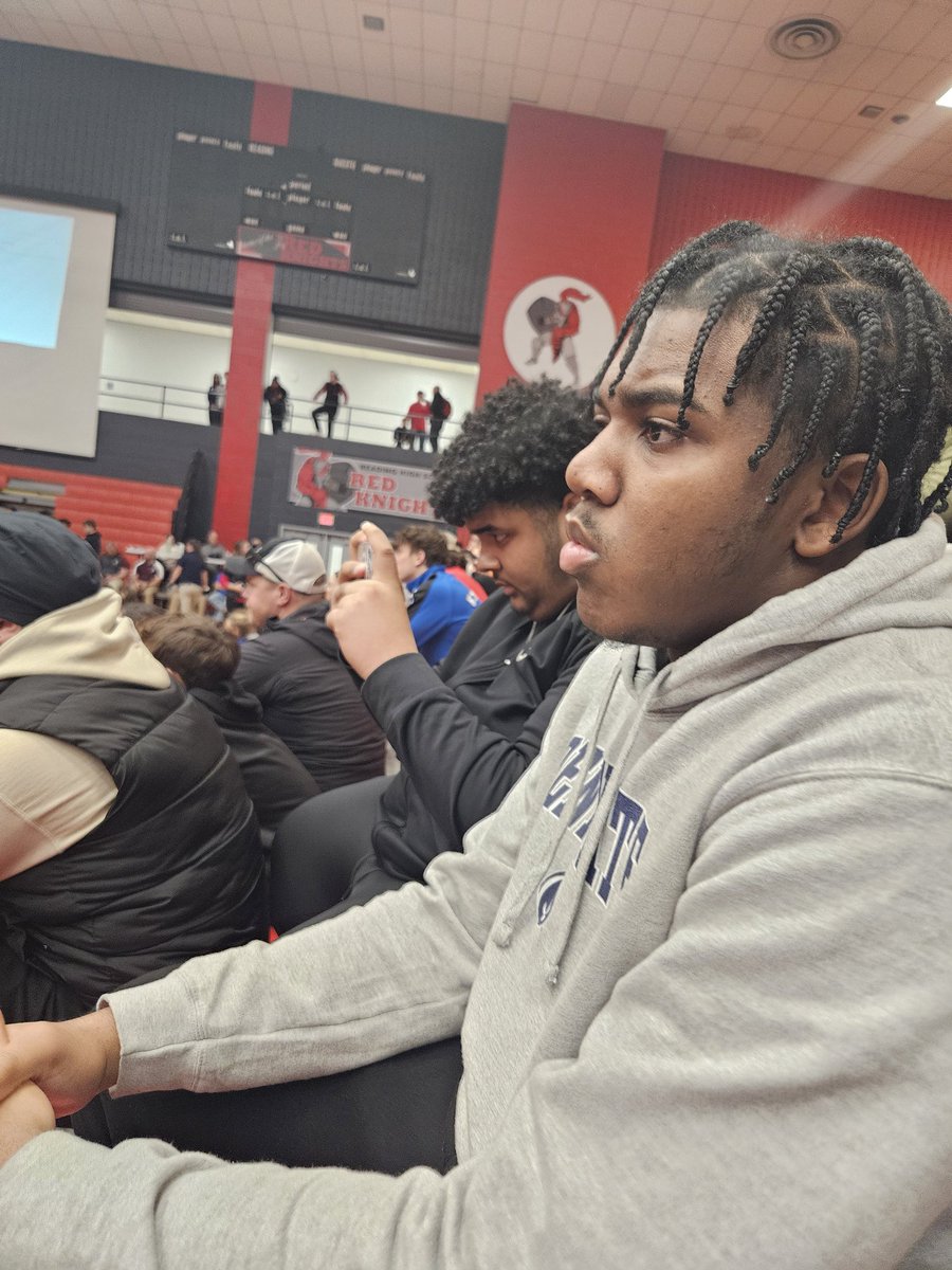 Since 7th grade Reading Youth Football, we show up for our brothers. ❤️🖤 #climb
<a href="/vxmelloo/">Romello Fuentes</a>
<a href="/LenDatruth_/">Lenard Brown</a>
<a href="/Luv_BigE/">Efrain Bonilla</a>
<a href="/IsiahRuiz70/">Isiah Ruiz “joker”</a>
<a href="/SamoanSigma/">Coach Godinet</a>