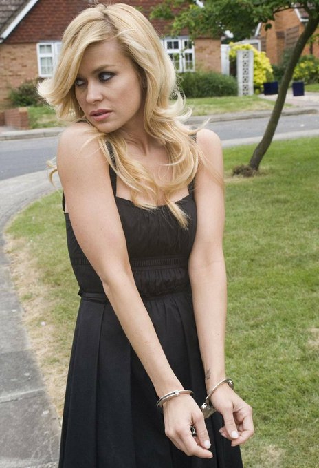 i want candy 🍬 do u remember her? 🍭 https://t.co/u7rPqk2x6W<a href="/tag/glambot"class="tags"><span>#glambot</span></a>