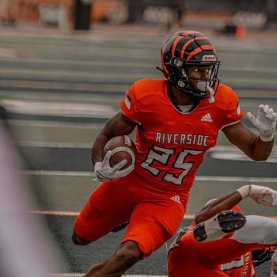 Still Available: @AyindeBankole_ JUCO RB C/O 2024. 5’9 190. @RCCTigerFB . HL hudl.com/video/3/115372…