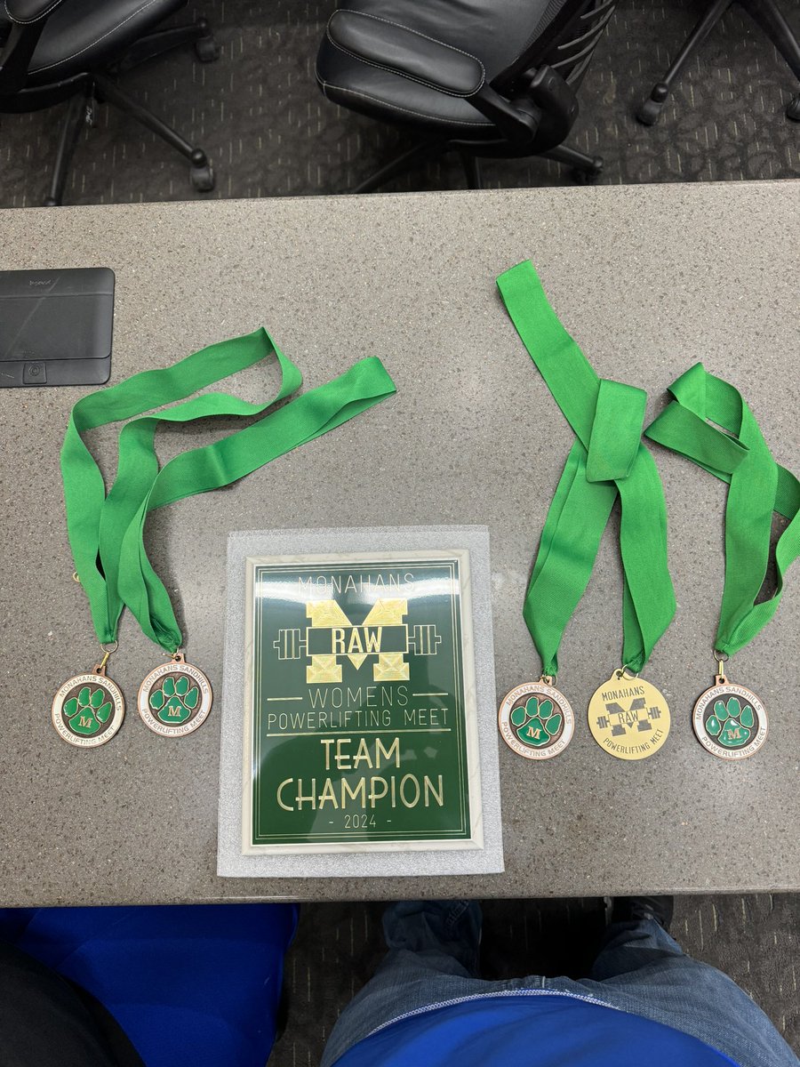 Coach_D_BAHS's tweet photo. So proud of these kids!  5 medals and a girls team championship raw category!! Hard work is paying off and it’s only the first one! Thank you to the Monahans Loboes PL team for hosting a great meet as always and @fredhow76381571! https://t.co/RyfSoCKAEU