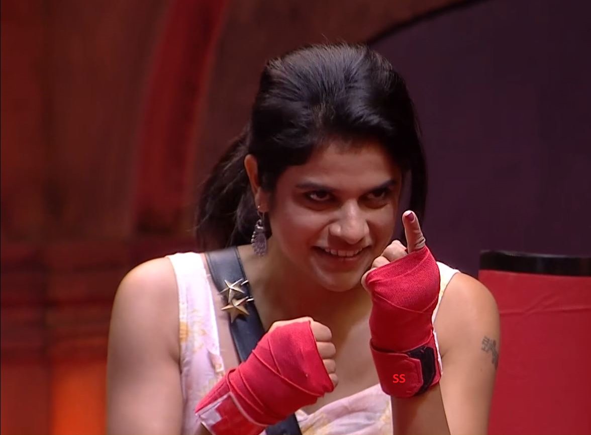 MrThalabathi's tweet photo. #BiggBossTamil7 #Maya #Poornima #Vichithra #MayaSquad @ikamalhaasan @disneyplusHSTam @vijaytelevision @IamPoornimaRavi 

As 24/7 Stream is closed now, Let's finish this season with A Blunt Truth

Maya Gave Everything To This Show  😍😍

Archana Took Everything From This Show 🤡🤡 https://t.co/N4u2nOE2Rg
