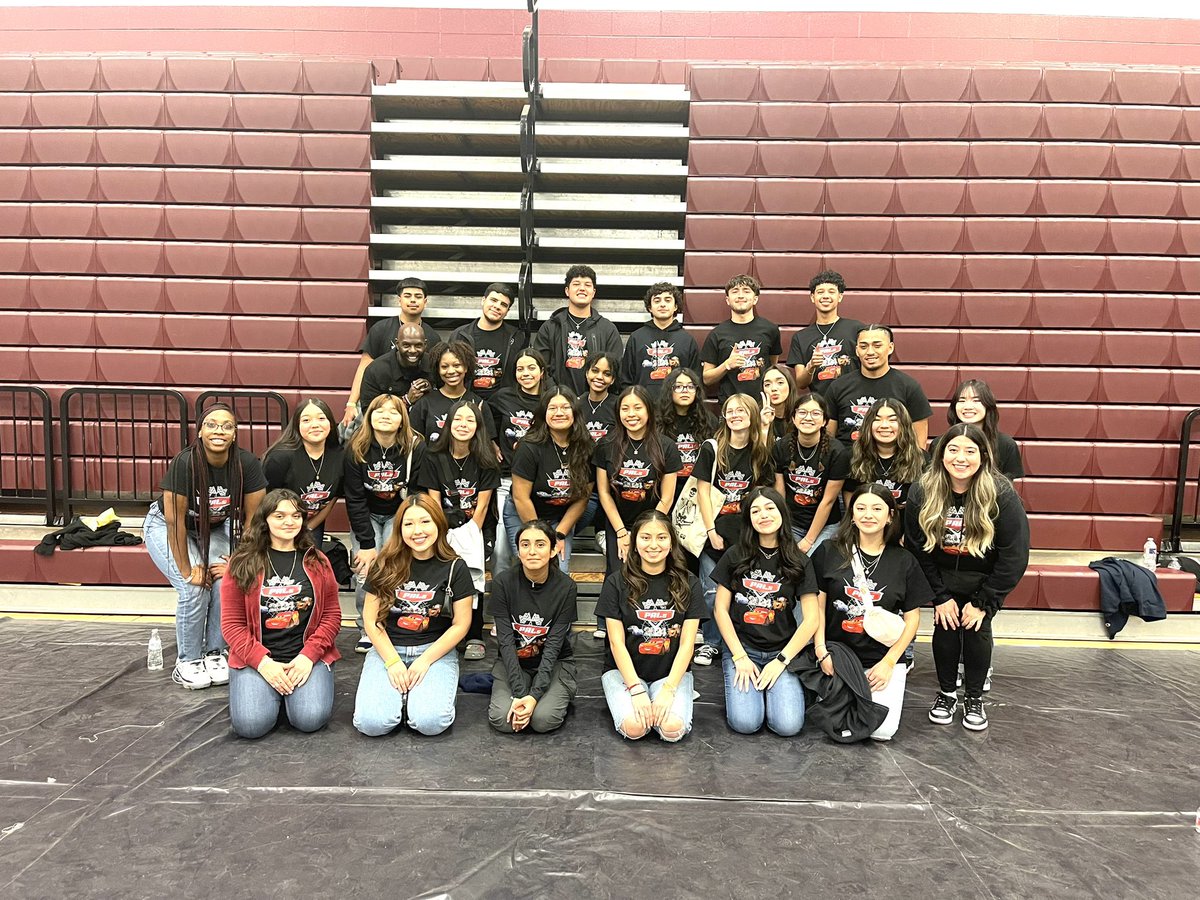 mathandcoffee's tweet photo. We had an amazing time at our PAL convention in Austin, Tx! Our students had the opportunity to network with other PALs in Texas &amp; attended peer development workshops, we’re looking forward to implementing the new strategies to our work as mentors 💙💛 @ChannelviewHS @emet_crz https://t.co/a9vDJnfOGI