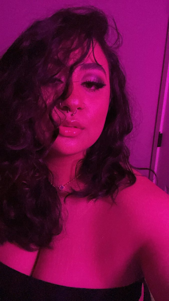 kristycruzz's tweet photo. i take a few good pictures and post them everywhere idc https://t.co/NvwusSvlJ2