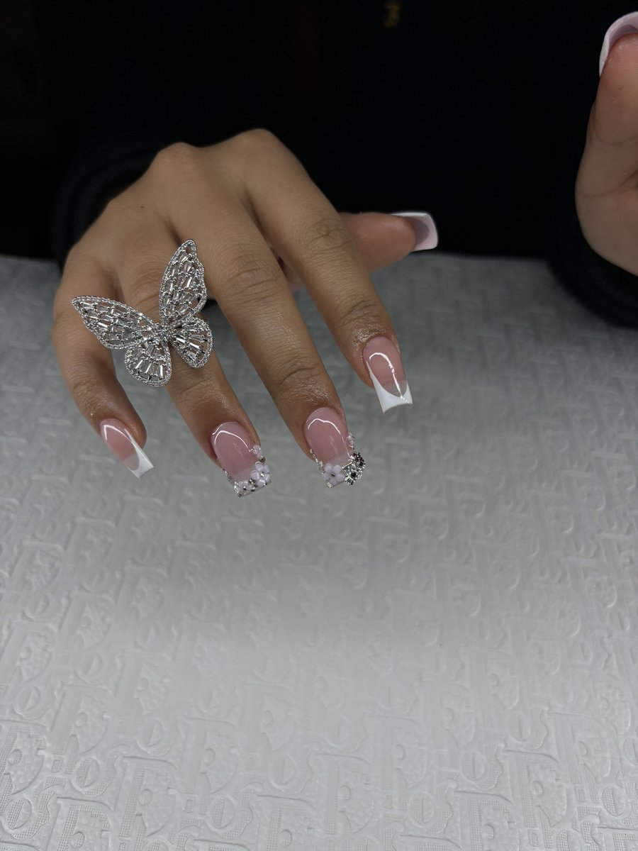 mdiornails's tweet photo. โจ Best ๐๐๐๐ ๐๐๐๐ ๐
๐ป in Northglenn, Colorado ๐
#nails #denvernails #nailinspo #coloradonails #nailtech #denver #fyp #fypageใท #thorton #pinknails #trendingnails https://t.co/E71DQ0TyBz