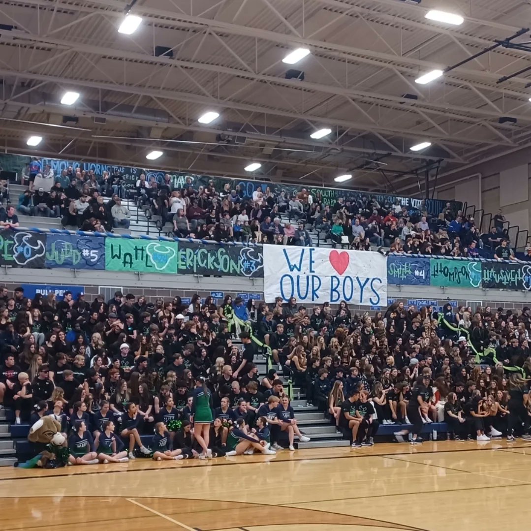 CoachNettleton's tweet photo. Maverick FANS &amp; Community - STINKY SNEAKER GAME - mark it down - TUES @ Meridian HS. 730 pm but b there by 6 pm. Best reg season game each yr! Honor of the late Randy Fout - school spirit contest! 19th yr &amp; I've been fortunate enough 2 b part of all 19! Theme is Blackout gear! https://t.co/Ozx7eQqUg6