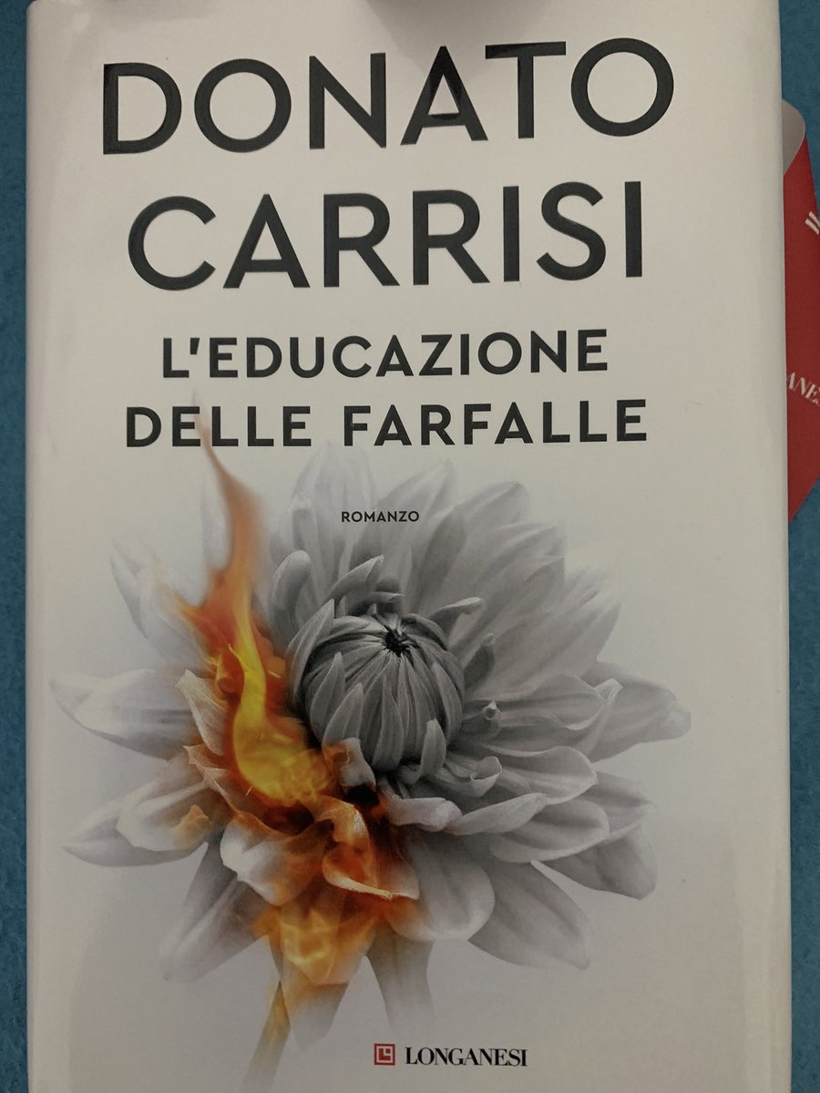 A natale mi hanno regalato L ultimo libro di #Donatocarrisi #lEducazionedelleFarfalle @DonatoCarrisi non avevo mai letto un suo libro,sono rimasto senza parole , dalle prime righe ho vissuto quella storia come se fosse mia , la sua scrittura parla , ti accarezza è viva Unico👏