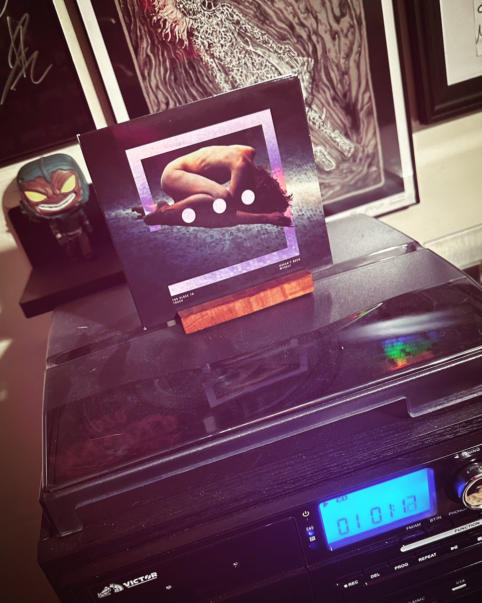 imtheredqueen93's tweet photo. Them: “Who still buys CDs in 2024?”
Me: 🙋🏻♀️
.
.
#tooclosetotouch #haventbeenmyself #metalcore #posthardcore #istillbuycds #physicalmedia #cds https://t.co/VY3iAHDJg6
