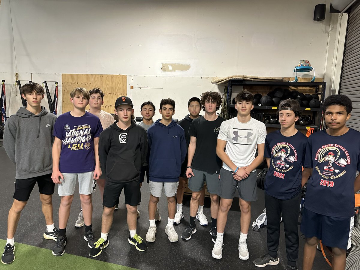 CoachHill19's tweet photo. Great work last night @trivalleytigers! I see you @Cgamer3456 repping the national Champs in Nor Cal! @LSUCoachJ @LSUbaseball https://t.co/Z92ItihgYP