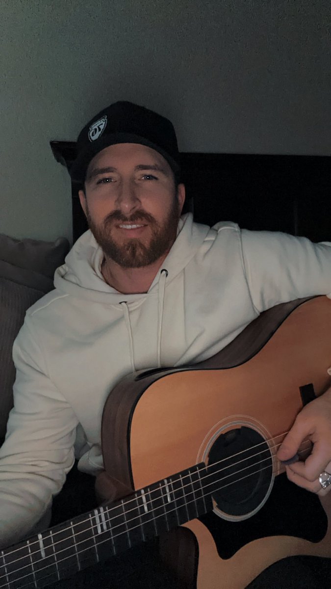 CaseyWest_Music's tweet photo. If she wanted to, she would. #Facts

Whiskey Dog Bar &amp; Grill @whiskeydog_ba tonight at 8:30pm.
Broken Arrow, OK 

See you there! 

#new #year #reset #music #just #getting #started https://t.co/hYxC0gkIy5
