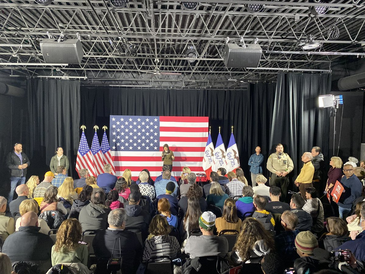 Iowa4Nikki's tweet photo. It’s been a cold snowy past couple of days but that can’t keep Nikki Haley supporters away! 👏🏻❄️

#iowa4nikki #iowa #NikkiHaley https://t.co/MAJxc2kzAK