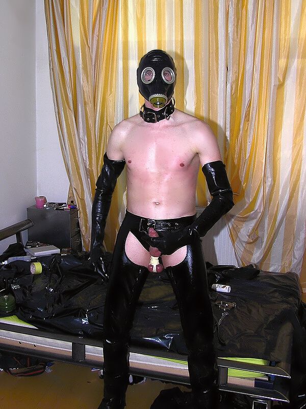 DRONE_X001's tweet photo. Topless picture for @HypnoFur_ad https://t.co/LJ4XDzMFCj