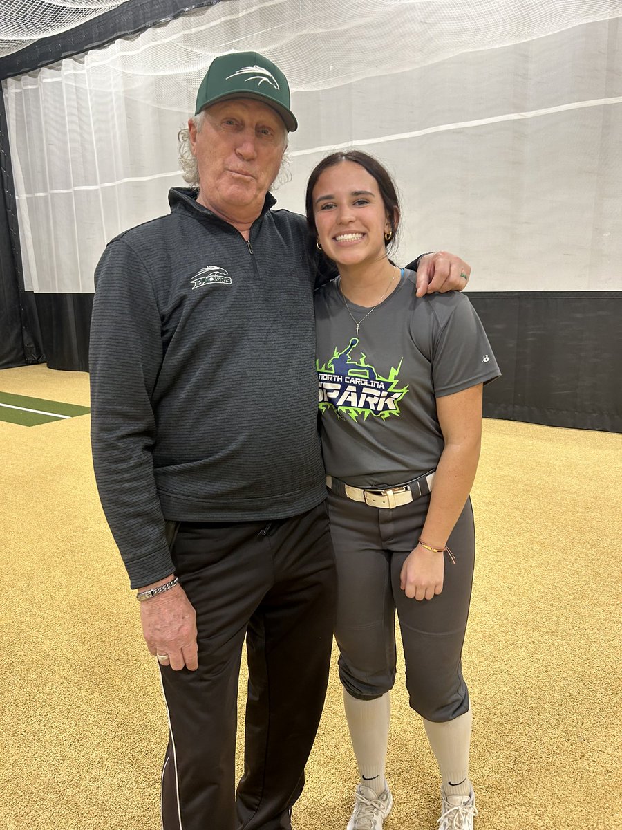Baileyfigz's tweet photo. Loved this @TierOneFP camp today at @SF3Softball. Was great to get feedback from so many different coaches! This was such a great camp! @MegPlesko9 @JuniorBailey @Wndmillr @shafermedia https://t.co/jGNUpOfwSe