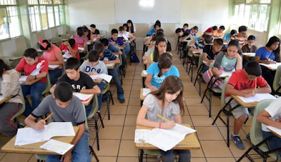 FlavioBuccino's tweet photo. #ENMIBLOG #EDUCACIÓN
EXAMEN FINAL INTEGRADOR PARA EL NIVEL SECUNDARIO. ¿PARA QUÉ?
¿Es polémico o no ese examen que proponen?
¿Algún país lo implementó? ¿Para qué lo implementó?
¿Cambia el secundario con eso?
Si tenés ganas acá una punta para explorar...
https://t.co/1dXYcsUodb https://t.co/9DfuIi6Nlg