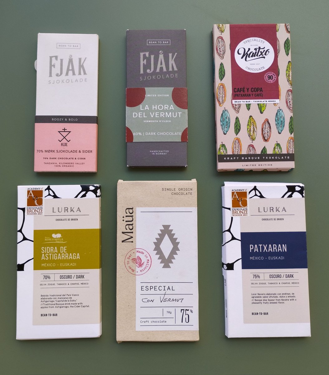 <a href="/cbv84/">Mokofin hispalensis 🎬🐈🚵</a> <a href="/chocobeantobar/">Asociación Bean to Bar Chocolate</a> Distintas. Buenísimas las dos. La de <a href="/Kaitxo2017/">Kaitxo</a> tiene café añadido. Los bombones de patxaran de Lurka también muy ricos pero no sé si ahora hay. La de sidra de Lurka es muy buena. Luego hay tabletas de vermut de Agurtxane Concellón (Fjäk) y de Silvia Sánchez (Maüa). ¡Salud!
