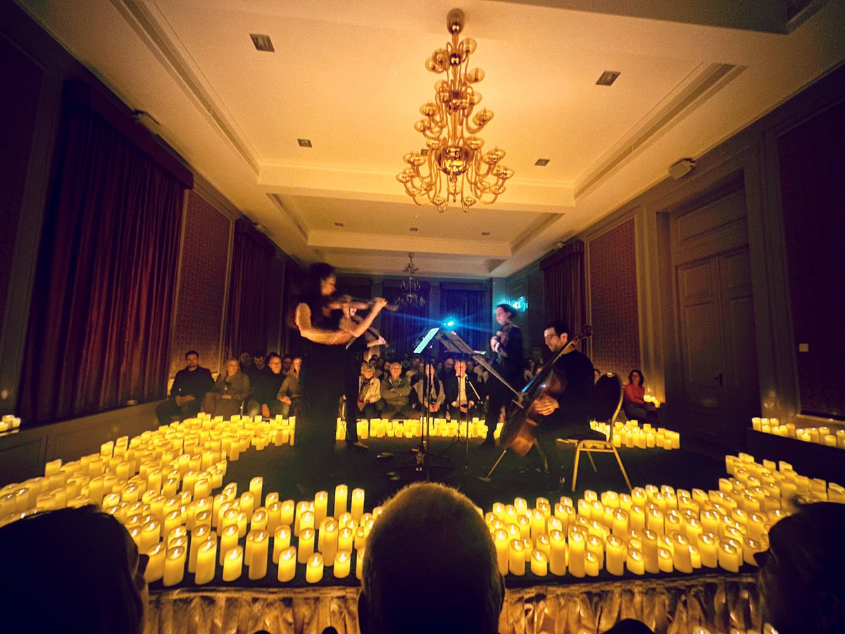 Genoten van het Agathe Ensemble. Wat een talent. 🙏🏻 #puur #intiem #krachtig #vivaldi <a href="/cdl_concerts/">candlelight.concerts</a>