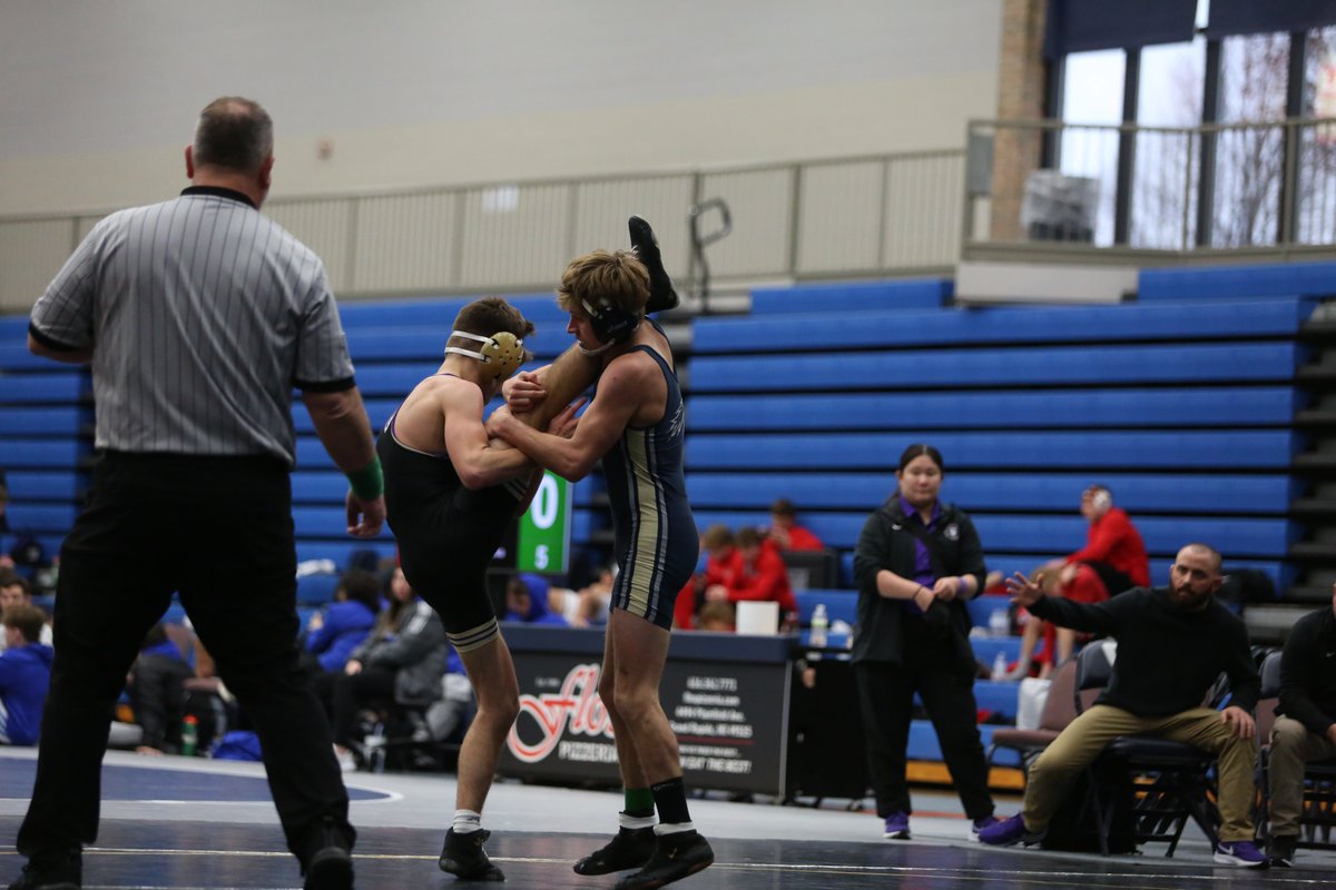 Wrestling finishes in third behind Marsman and Radosa at the Spartan Mat Classic.

cugoldeneagles.com/news/2024/1/13…

#TogetherweSOAR