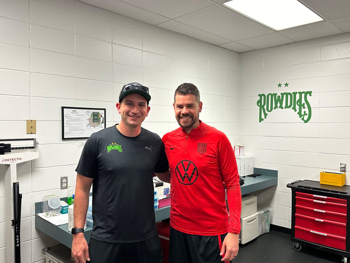 dllawrance's tweet photo. Never a bad thing to catch up and lean on some friends, especially when they’re JMU Alums too 😎 @Keaner_22 https://t.co/JRYCFDQNcH