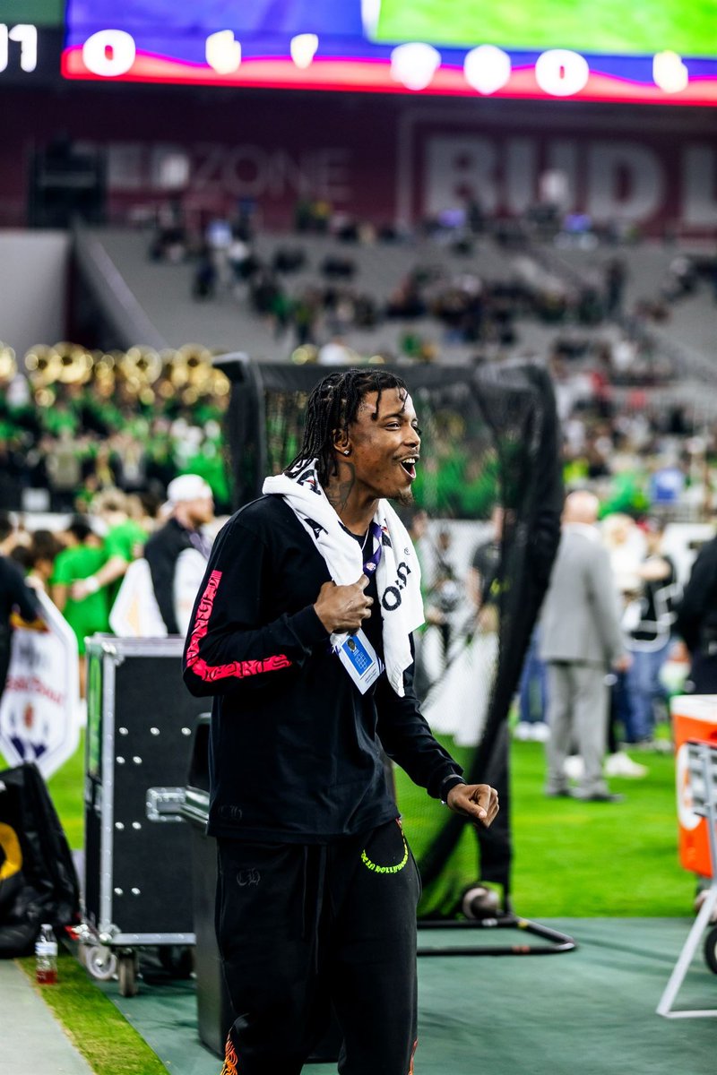Real_Khyree's tweet photo. Once a duck always a duck #GoDucks https://t.co/qrRU3rSmjT