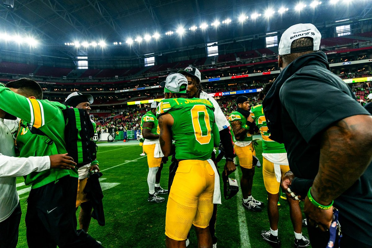 Real_Khyree's tweet photo. Once a duck always a duck #GoDucks https://t.co/qrRU3rSmjT
