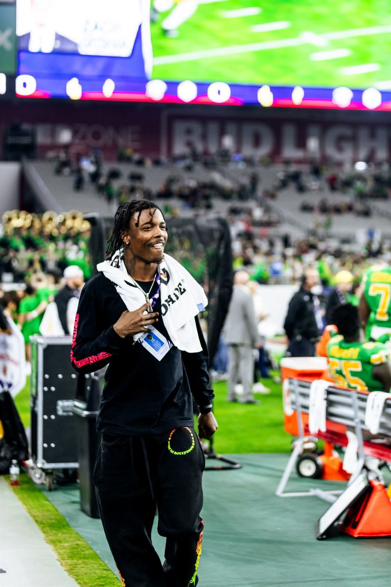 Real_Khyree's tweet photo. Once a duck always a duck #GoDucks https://t.co/qrRU3rSmjT