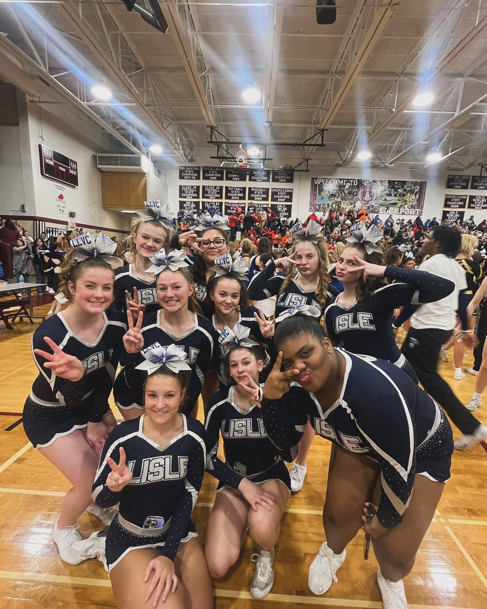 LionsLisle's tweet photo. Congrats to LLVC for hitting zero and on their second place finish today!! Way to go, ladies!! π¦πͺ #queensofthejungle #pawstothesky https://t.co/sWF9acLIWi
