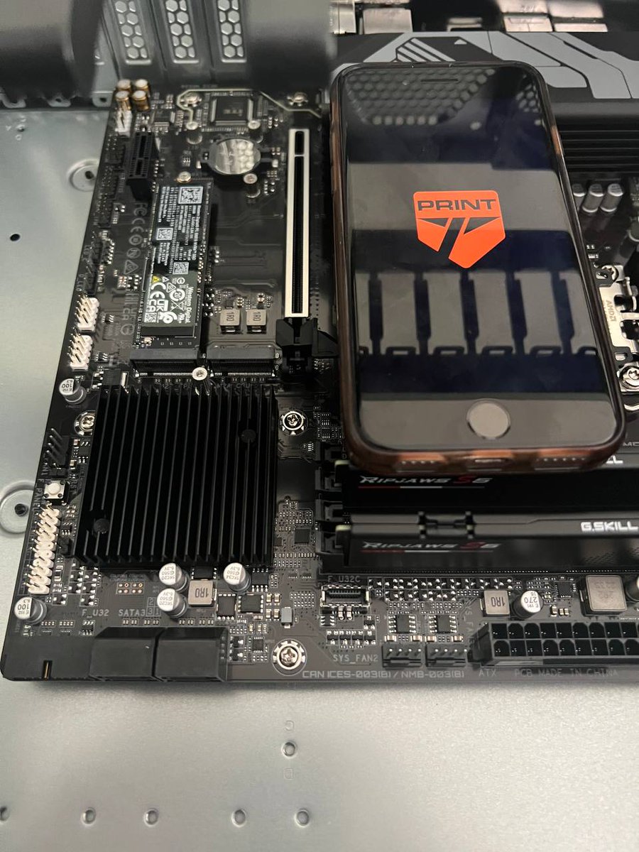 Print_Mining's tweet image. The next 20 CPU workers entering their build phase. (4)  

Now we have, the storage component. A miner can run using a USB drive for storage, however we are using an M.2 NVME SSD as we prefer the speed and reliability they provide.  

⛏️More Miners = More Rewards!💎