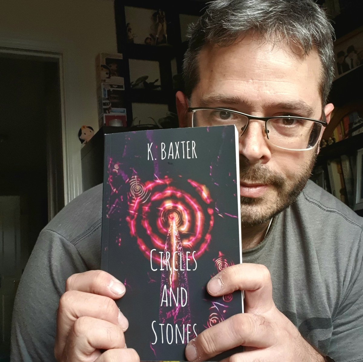 circles_and's tweet photo. Y'all should totally buy my book. It's got a bit of everything in it: Time travel. Strong female characters. Found family. Humour. Magic. Bacon. Ambiguous crows. History. Almost gods. (And just a little bit of my heart and soul.)

https://t.co/6wvnHh9i4A https://t.co/PyFcyObbVU