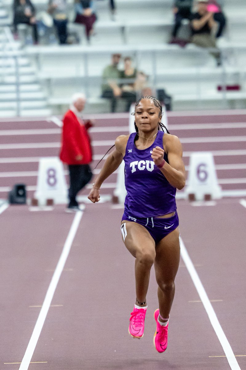 Iyana Gray finishes third in the women's 60m with her time of 7.33!

3. Iyana Gray - 7.33
5. Teanna Harlin - 7.37 (6th fastest in TCU history!)

#GoFrogs
