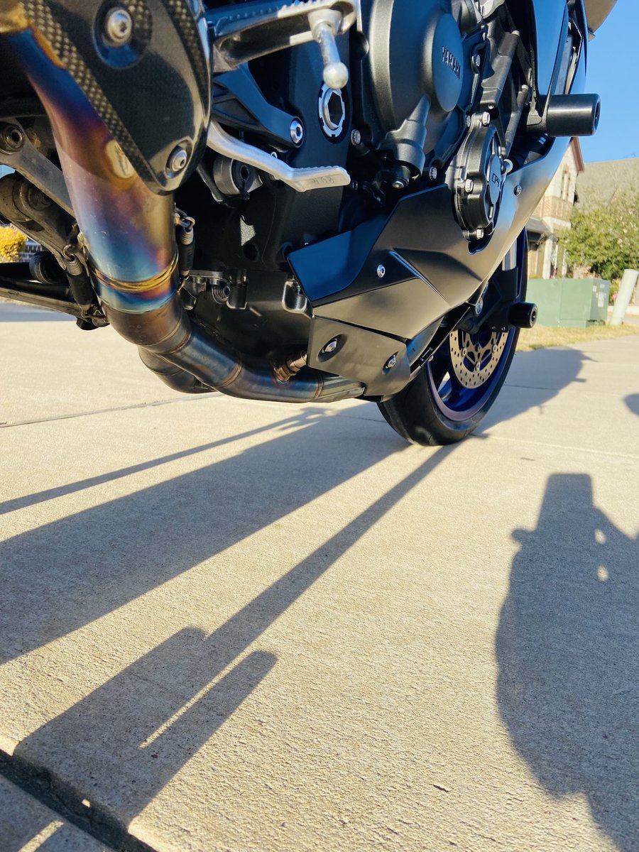 If you know any 1 that rides, selling my 2019 R1 6,250 miles. $15,400
Add ons :
$2700 - Akrapovic full titanium exhaust
$520 - Rizoma stealth mirrors
$238 - ASV Levers
$115 - Sprint Air Filter
$240 - Luimoto seat w/gel insert
$120 - Graves Gas cap
$90 - Puig “Z” Racing Windscreen