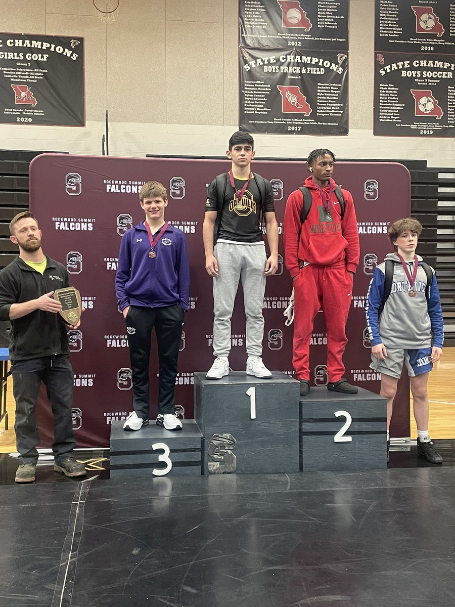 PHS_Wrestling's tweet photo. Varsity boys competed at the Route 141 Rumble at Summit today. Not a bad showing. A little shorthanded, got a little banged up but still battled it out. T. Link (126) takes 2nd, Browning (120) and Webb (132) take 3rd. https://t.co/Yf1NHtoL4X