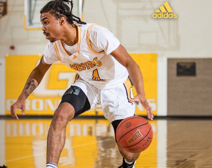 jakelieberman2's tweet photo. Braxton Jones out of Garden City JuCo tells me that the following schools are involved in his recruitment:

LIU
Texas A&amp;M Corpus Christi 
SHSU
SC St
Toledo
UCSB
Troy
CSUB
Hampton (Offer)

-Averaging: 21.3 points, 3.9 rebounds, 38.0% from three

-Played 28 games at Hartford https://t.co/Ax7XCCusbt