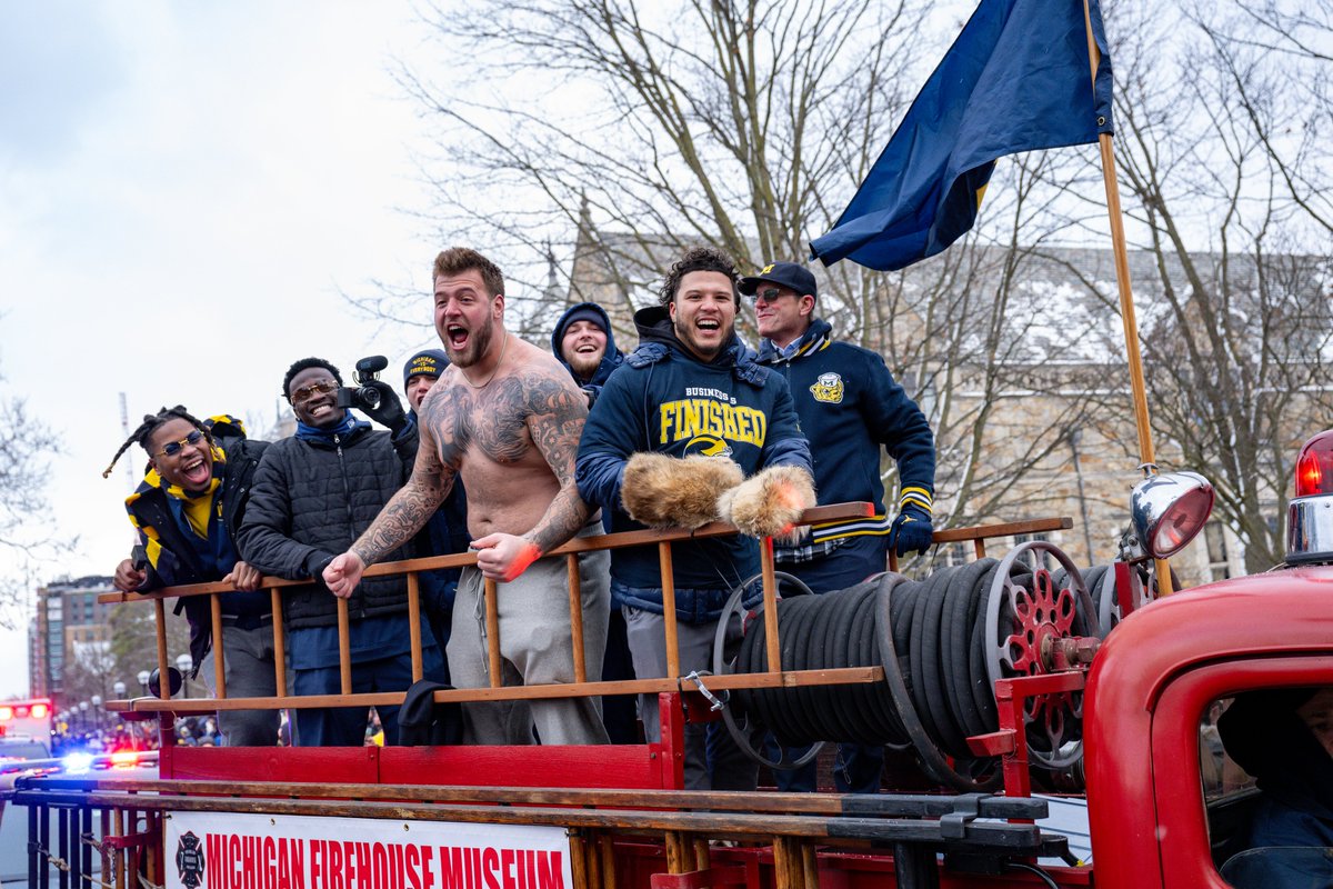 UMichFootball's tweet photo. A good time was had by all!

#GoBlue https://t.co/RLogMclnFw
