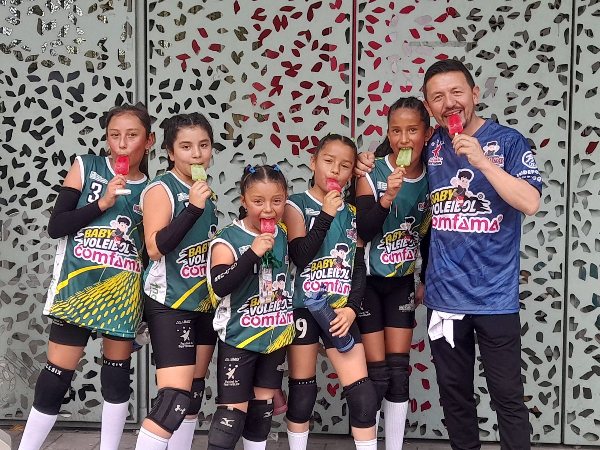 henryzipa's tweet photo. !!!LEGIÓN VOLLEY DE FACATATIVA, SUBCAMPEÓN, SUBCAMPEÓN, SUBCAMPEÓN DEL BABYVOLEIBOL BENJAMIN EN MEDELLÍN!!!

Grandiosa participación de este equipo Facatativeño, que nos ha llenado de orgullo en tierras Paisas. GRANDES, GRANDES, GRANDES NUESTRAS NIÑAS. https://t.co/kcfiuosIqs